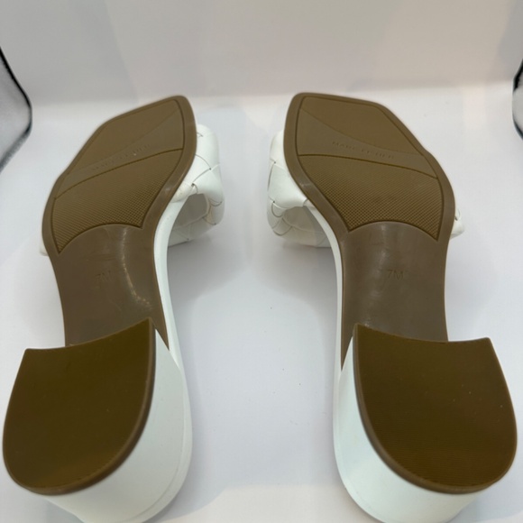 WHITE SQUARE TOED SANDALS - Picture 3 of 3